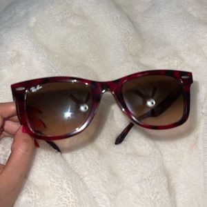Red tortoise Ray Bans sunglasses wayfer
